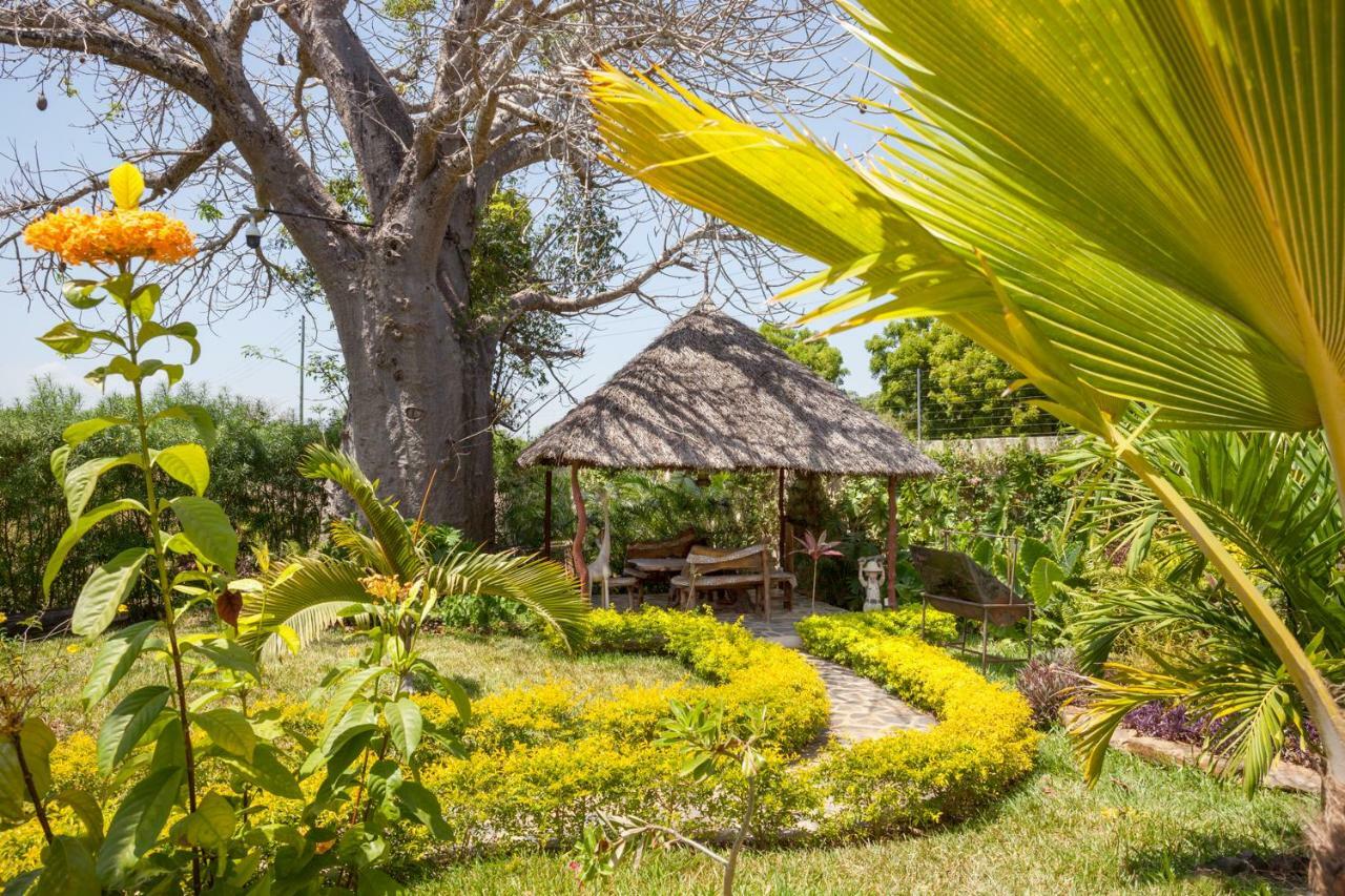 Villa Raymond, Diani, Kenya Diani Beach Bagian luar foto